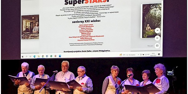 "Super STARSi" - Piątniczanie na wernisażu